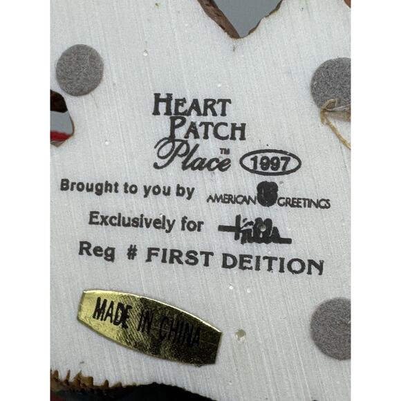 Heart Patch Place Bear Carving Train Figurine First Edition 1997 - Picture 8 of 8